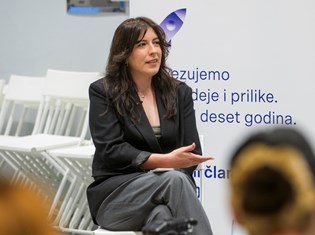19052026_djeca i tipkovnica_00019.jpg